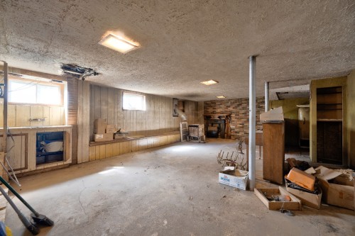Family Room - 553 Rue Myre, Saint-Eustache, QC 