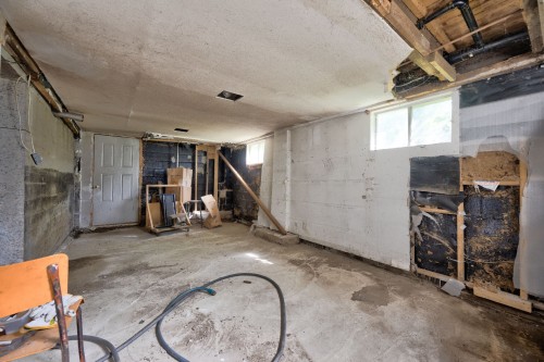 Basement - 553 Rue Myre, Saint-Eustache, QC 