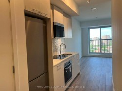 10 Oak Street Toronto, ON M5A 0Z1