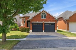 1165 Windgrove Square Pickering, ON L1X 2S6