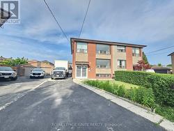 75 PAMILLE PLACE Toronto, ON M6M 3B1