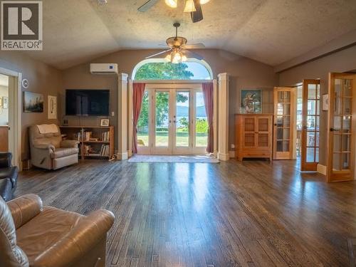9904 View Road, Powell River, BC 