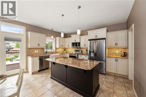 1863 Ballymote Avenue, London, ON - Indoor Photo Showing Kitchen With Upgraded Kitchen
