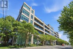 324 - 380 MACPHERSON AVENUE Toronto, ON M4V 3E3