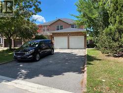 107 STAVE CRES CRESCENT Richmond Hill, ON L4C 9J2