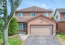 54 KEYS WAY  Ottawa, ON K1G 4M8