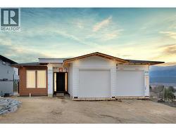 931 25 Avenue SW Salmon Arm, BC V1E 1T9