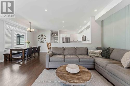 369 Broadridge Crescent, Ottawa, ON 