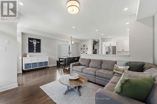 369 Broadridge Crescent, Ottawa, ON 