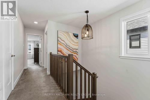 369 Broadridge Crescent, Ottawa, ON 
