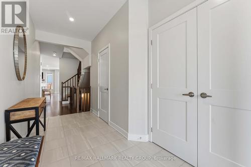 369 Broadridge Crescent, Ottawa, ON 