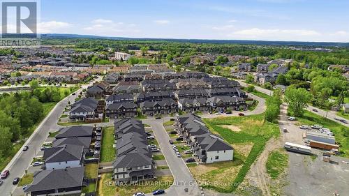 369 Broadridge Crescent, Ottawa, ON 