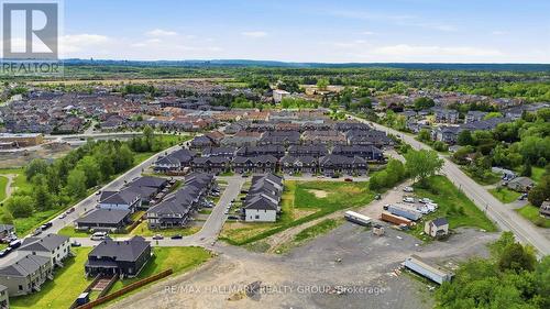 369 Broadridge Crescent, Ottawa, ON 