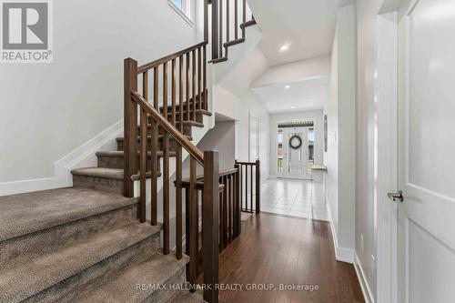 369 Broadridge Crescent, Ottawa, ON 
