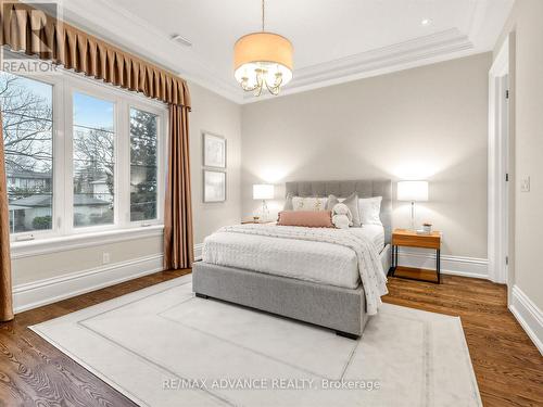 5 Lloydminster Crescent, Toronto, ON 