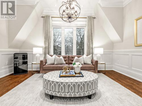 5 Lloydminster Crescent, Toronto, ON 