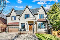 5 LLOYDMINSTER CRESCENT Toronto, ON M2M 2R9