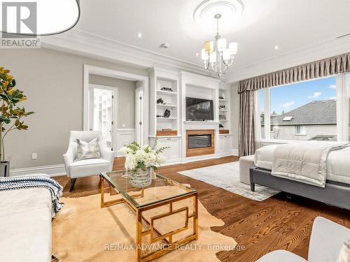 5 Lloydminster Crescent, Toronto, ON 
