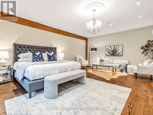 5 Lloydminster Crescent, Toronto, ON 