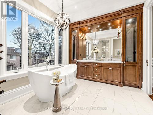 5 Lloydminster Crescent, Toronto, ON 