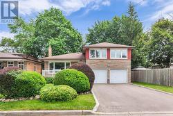 21 BARKSDALE AVENUE Toronto, ON M3H 4S4