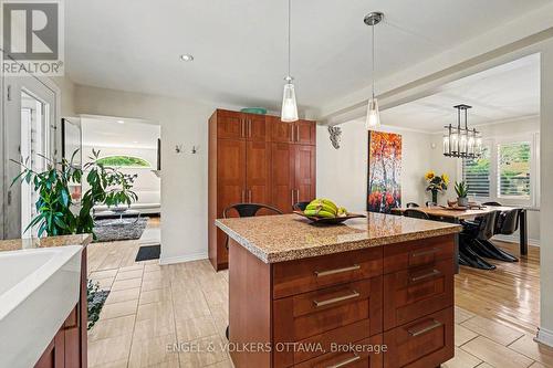 176 Sanford Avenue, Ottawa, ON 