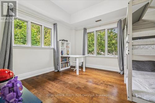 621 North Shore Boulevard E, Burlington, ON 