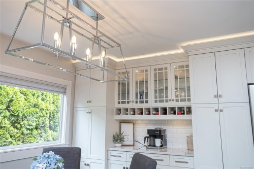 7859 Simpson Rd, Central Saanich, BC 