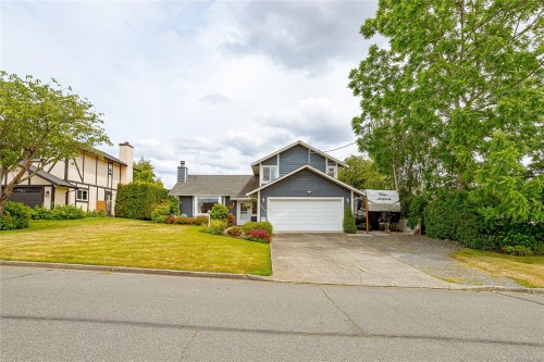 7859 Simpson Rd, Central Saanich, BC 