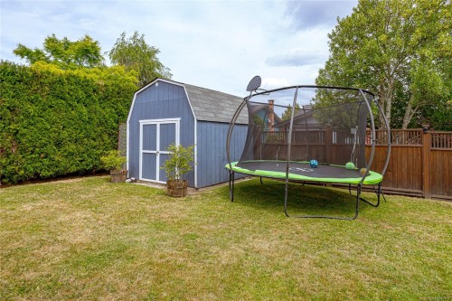 7859 Simpson Rd, Central Saanich, BC 