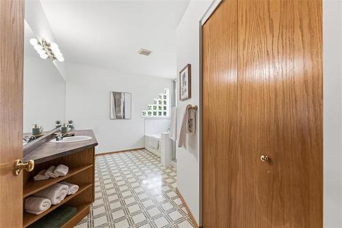 43 Bernfield Bay, Winnipeg, MB 