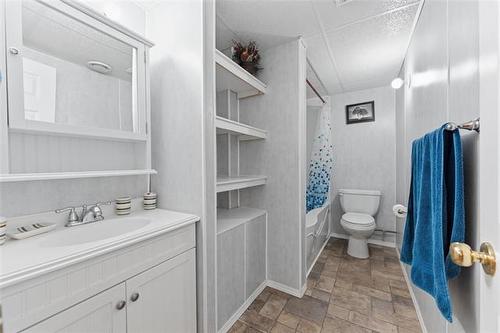 43 Bernfield Bay, Winnipeg, MB 