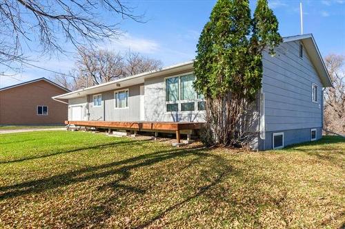 39 St Viateur Ave, Otterburne, MB 