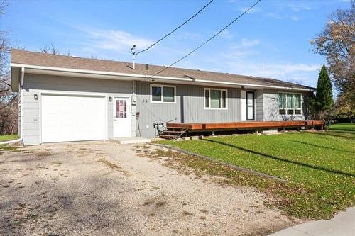 39 St Viateur Ave, Otterburne, MB 