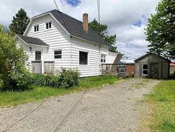 9 Clarke Street  Springhill, NS B0M 1X0