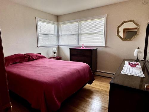 4 Macaulay Avenue, Glace Bay, NS 