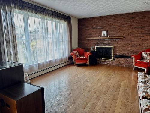 4 Macaulay Avenue, Glace Bay, NS 