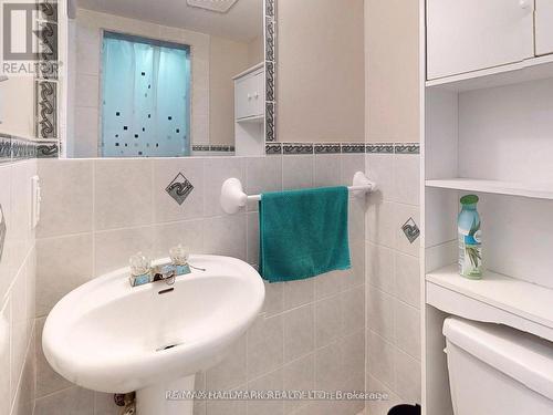 19 Rusty Trail, Vaughan, ON - Indoor Photo Showing Bathroom