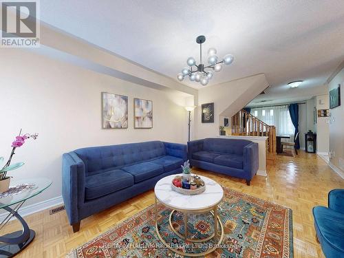 19 Rusty Trail, Vaughan, ON - Indoor Photo Showing Living Room