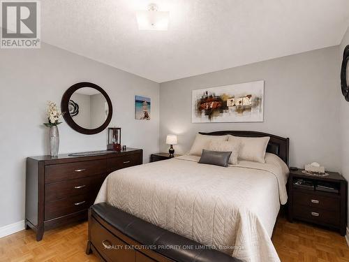 19 Rusty Trail, Vaughan, ON - Indoor Photo Showing Bedroom