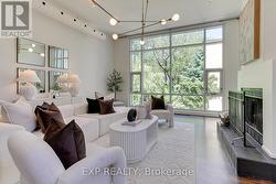 4 - 306 SACKVILLE STREET Toronto, ON M5A 3G2
