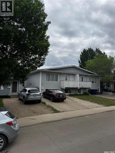 233 Lochrie Crescent, Saskatoon, SK 