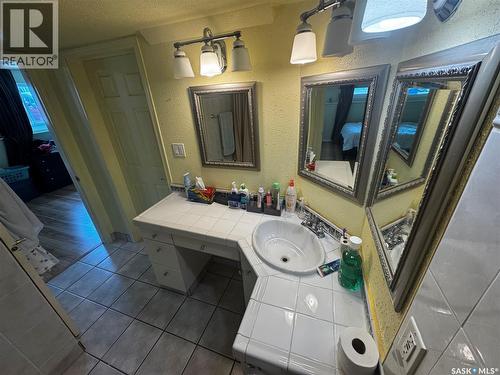 233 Lochrie Crescent, Saskatoon, SK 