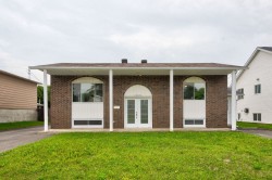 13374  - 13376 Rue St-Michel  Mirabel, QC J7J 1H3