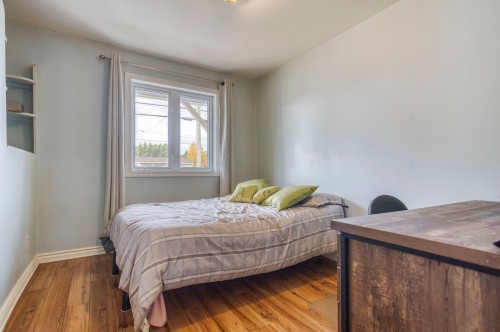 Chambre à coucher - 2650 Ch. St-Pierre, Sainte-Thècle, QC - Indoor Photo Showing Bedroom