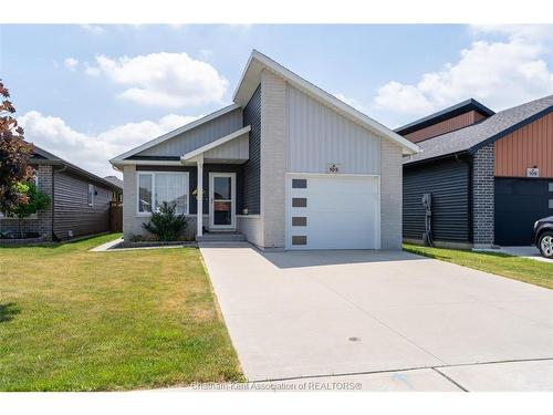 105 Moonstone Crescent, Chatham, ON 