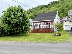 38 Sunset  Campbellton, NB E3N 1S8