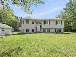219 Monarch Drive Beaver Bank, NS B4E 3J1