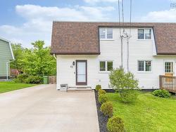62 Topsail Boulevard  Dartmouth, NS B2W 4A6
