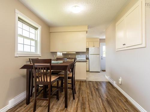 38 Hibernia Street, Yarmouth, NS - Indoor Photo Showing Dining Room
